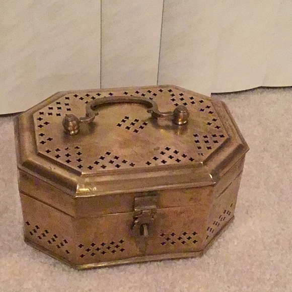 Vintage Brass Trinket Box - Picture 2 of 11